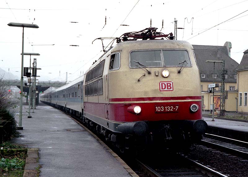 db103-951129.jpg