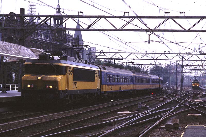 ns1770-981001.jpg ns1770-981001.jpg